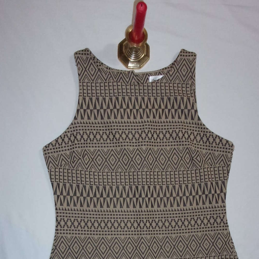 Emerald Sundae Large Cream and Black Sleeveless